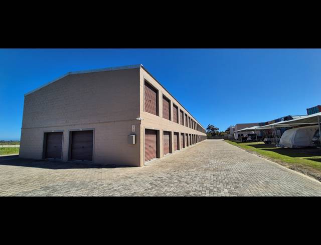 29,000M² INDUSTRIAL YARD FOR SALE IN CAPE FARMS